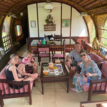Thara'S Houseboat Hotel Alappuzha Luaran gambar