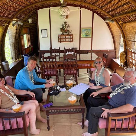 Thara'S Houseboat Hotel Alappuzha Luaran gambar
