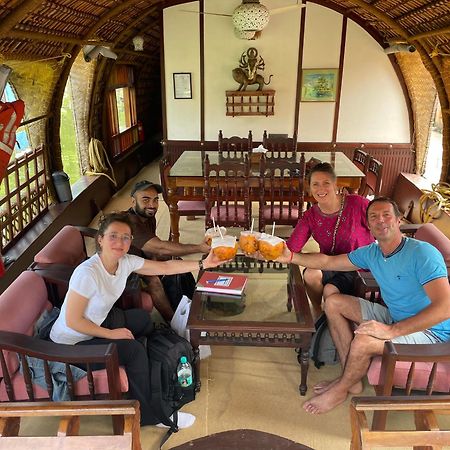 Thara'S Houseboat Hotel Alappuzha Luaran gambar