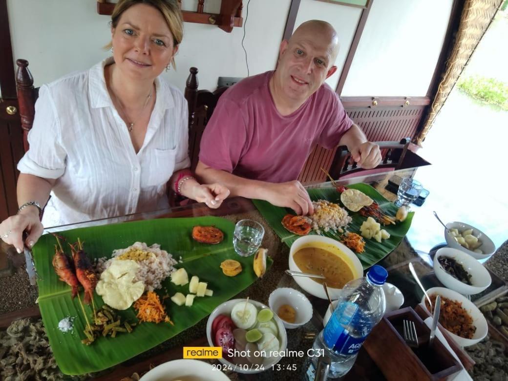 Thara'S Houseboat Hotel Alappuzha Luaran gambar