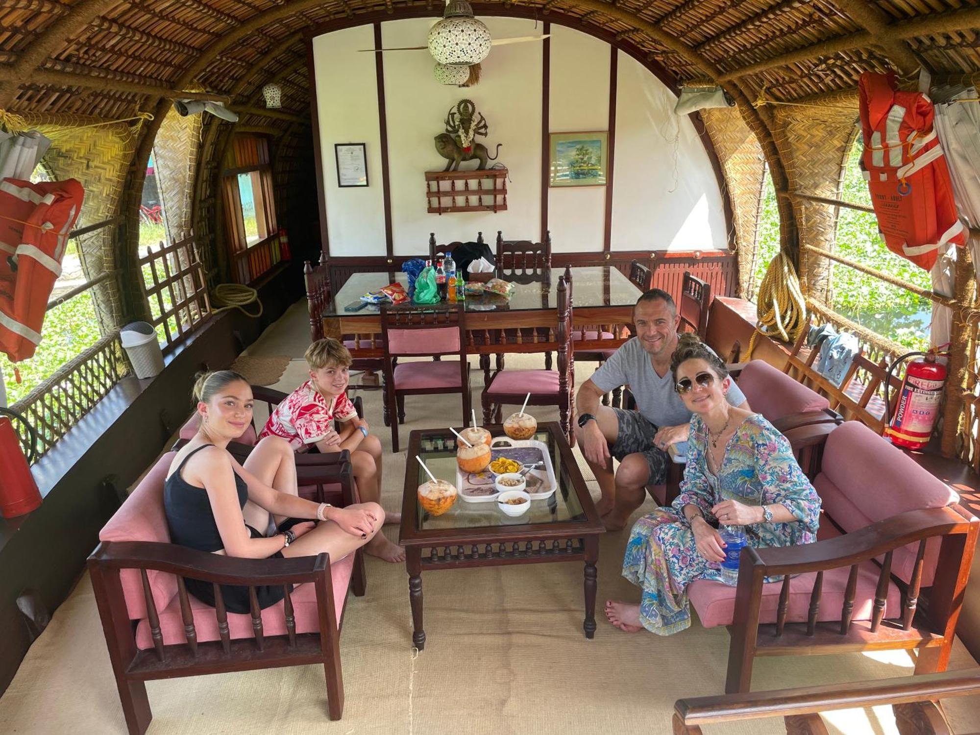 Thara'S Houseboat Hotel Alappuzha Luaran gambar