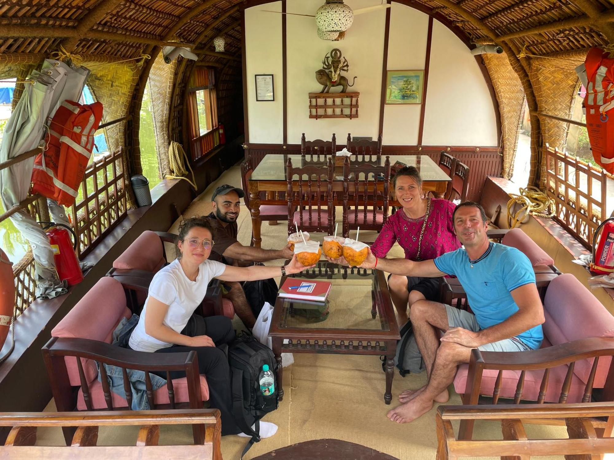 Thara'S Houseboat Hotel Alappuzha Luaran gambar